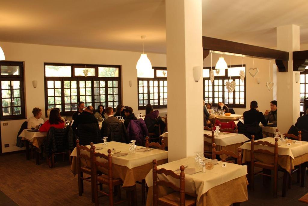 Hotel Al Verde Mandello del Lario Exterior foto
